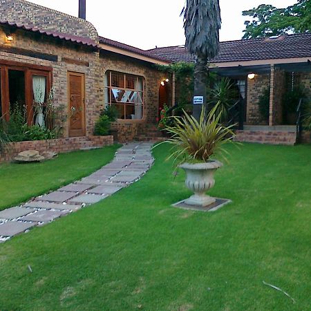 Khokha Moya Guesthouse Ermelo Bagian luar foto