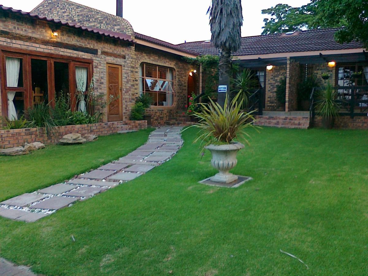 Khokha Moya Guesthouse Ermelo Bagian luar foto