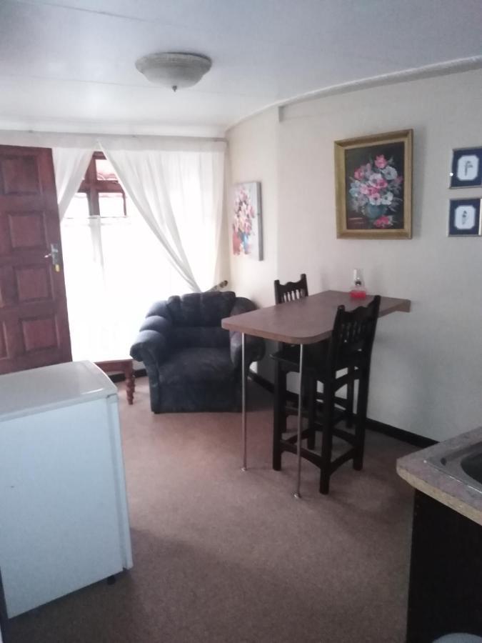 Khokha Moya Guesthouse Ermelo Bagian luar foto